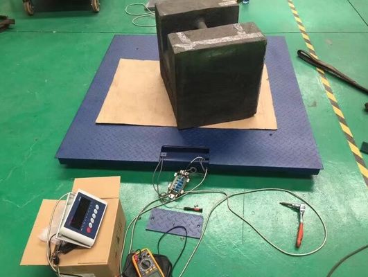 Scale per pavimenti industriali impermeabili e resistenti alla corrosione, perfette per ambienti difficili