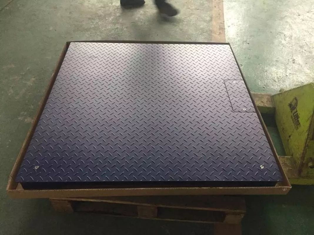 Scala di pesatura per pavimenti industriali a basso profilo con accesso alla rampa e celle di carico ad alta precisione